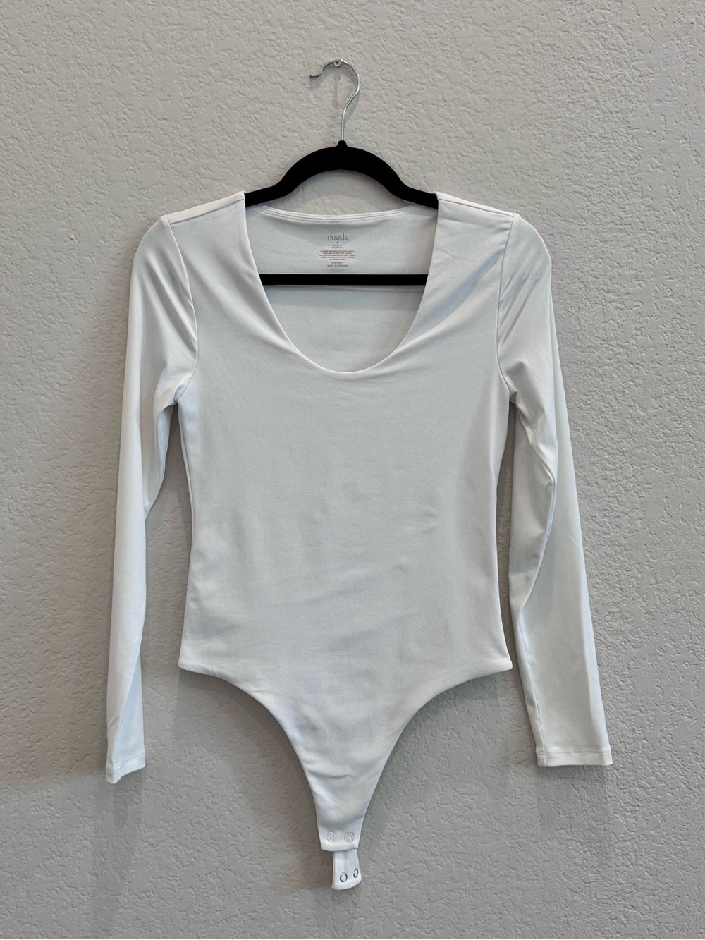 Long Sleeve Scoop Neck Bodysuit in White, Size S